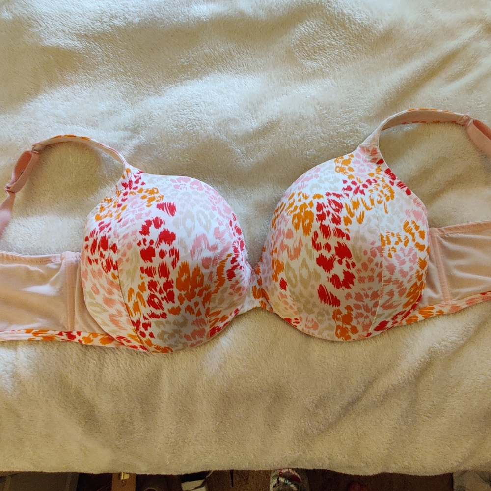 Cacique nearly new 40DDD